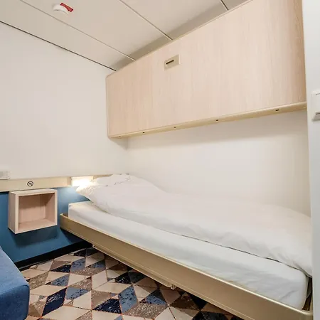 Dfds Mini Cruise Amsterdam - Newcastle - Amsterdam  *