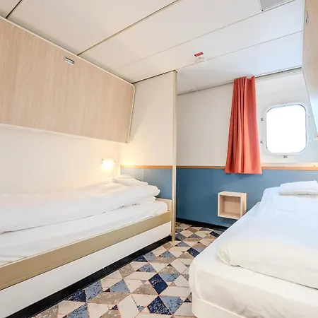Dfds Mini Cruise Amsterdam - Newcastle - Amsterdam  *