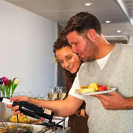 Dfds Mini Cruise Amsterdam - Newcastle - Amsterdam  *