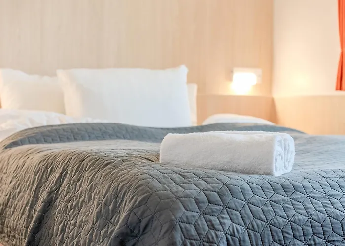 Dfds Mini Cruise Amsterdam - Newcastle - Amsterdam  *