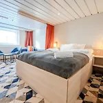 Dfds Mini Cruise Amsterdam - Newcastle - Amsterdam 